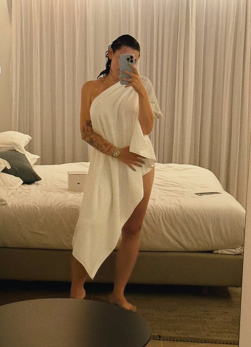 MidnightVIPMuse's tweet photo. You’ve been very good today…

So maybe I should give you something to look at tonight. 🖤

The rest is waiting for you where I’m a little less innocent. 🌙

https://t.co/cQcM5ae2zn

#night #aftershower #onlyfans https://t.co/5ntFB49wc4