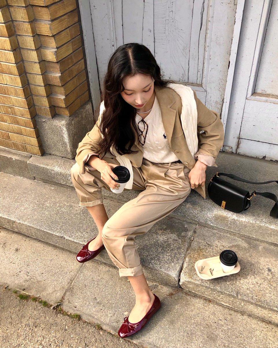 lari30vic's tweet photo. Hello, lovely soul 💫 Always keep in mind that your journey matters—keep walking, keep growing. 💖
DgZqBv https://t.co/caP3smgaWS
