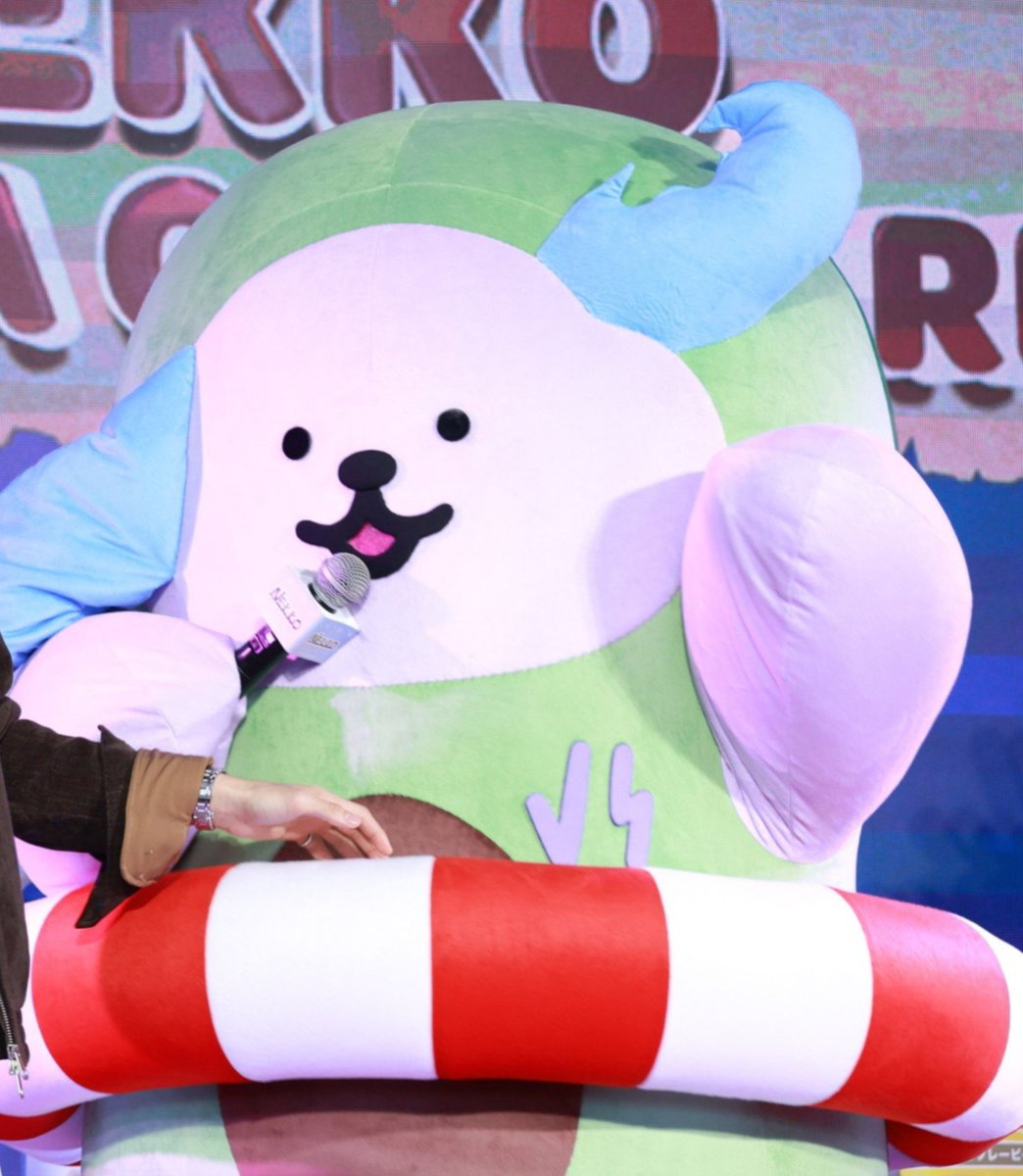 ladyheronstairs's tweet photo. HAHAHAHAHAHAHAHA 😭😂🥑🎤

#jimmyyjp #AVOCEAN https://t.co/Zh8fw3665z