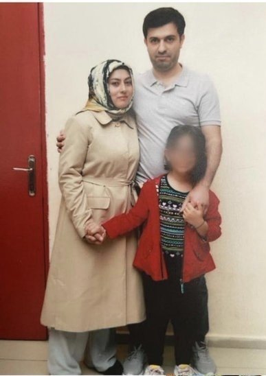 Hasta_Yakinlari's tweet photo. Deniz Gündoğdu, Temmuz 2025’ten beri Edirne L Tipi Cezaevi’nde.
AİHM “suç unsuru yok” diyor, Yargıtay  cezayı bozdu.Ancak hâlâ cezaevinde tutuluyor. Bu neresinden bakarsak bakalım BÜYÜK ADALETSİZLİK‼️‼️‼️
@nilayornek
@Fehim_Isik

#ÇerçeveYasaGenişletilsin #OkullarGüvenliDeğil https://t.co/9tODu6m2Wk