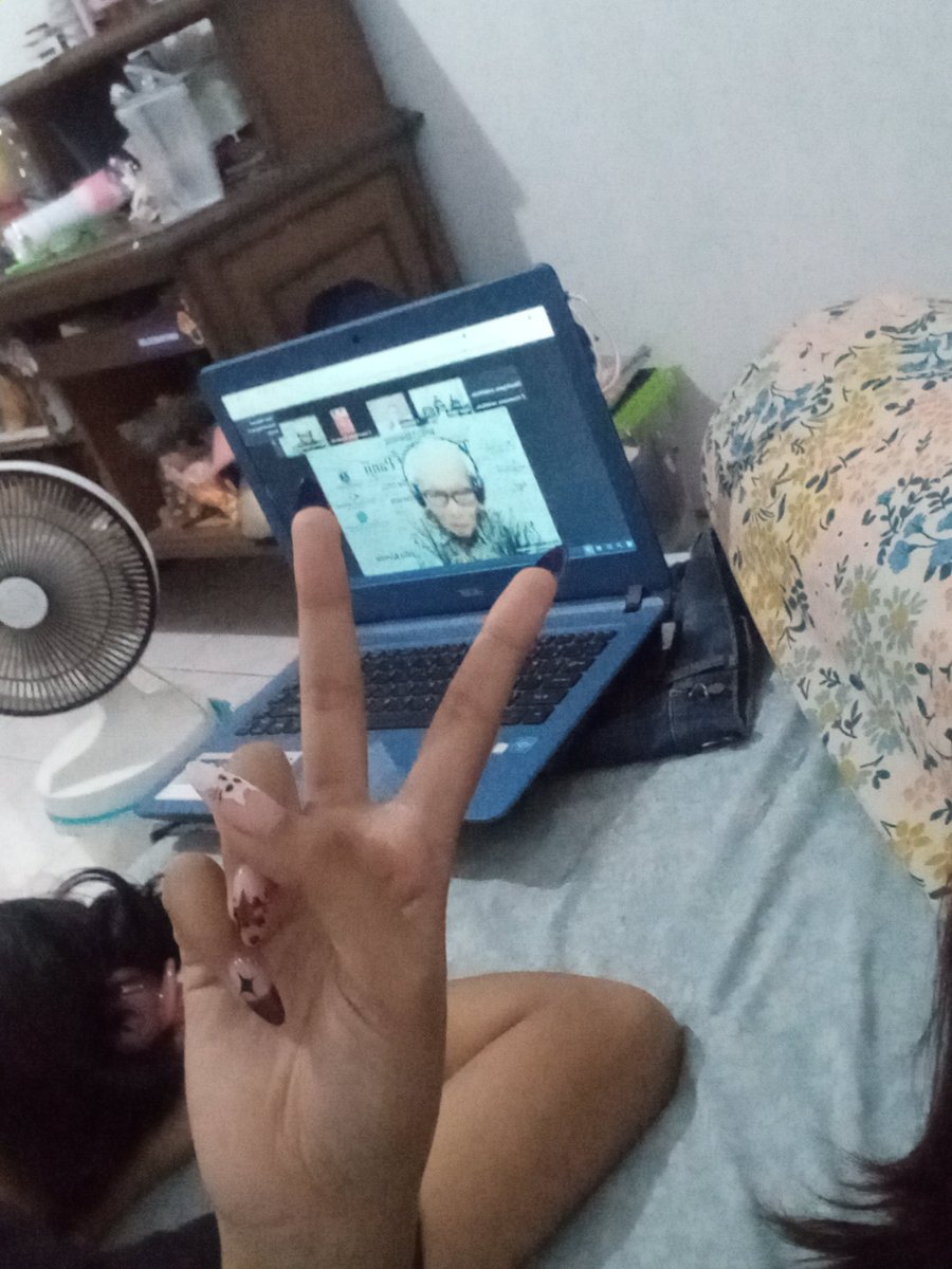 lemonthhi's tweet photo. ngezoom ditinggal tidur https://t.co/rqOXrrwcJj