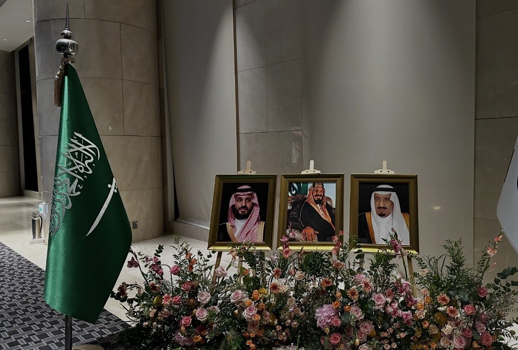 llk3_l's tweet photo. SAUDI NATIONAL DAY 🇸🇦
حبيبتي والحب ماهو شويه 
أحبها فطرة وعشق وحميَّة 
وأهيم فيها وأرفع الصوت شادي https://t.co/d7Emegic8X