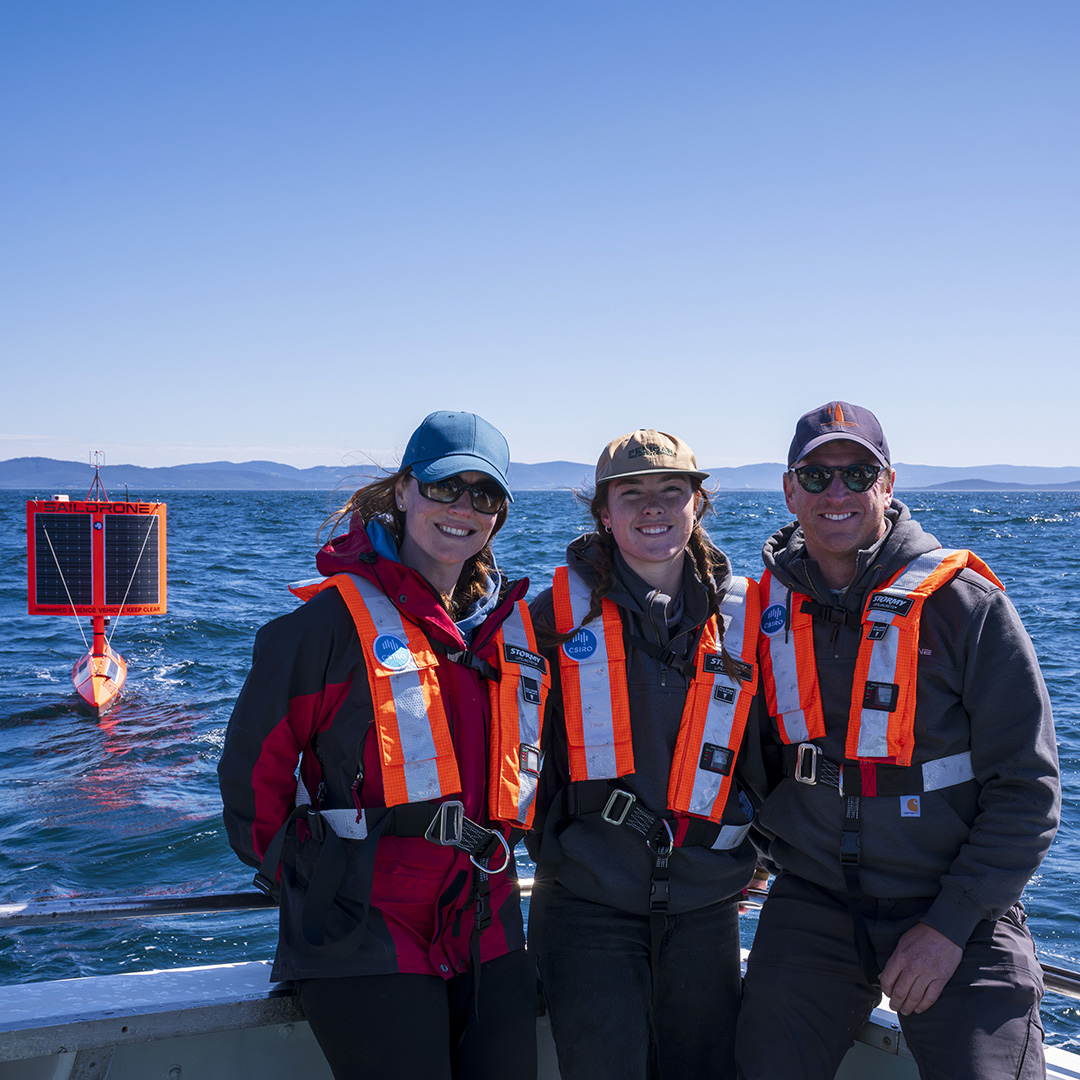 saildrone's tweet photo. Saildrone is BACK in the Southern Ocean. The 1st Explorer has deployed on a 5-year mission to circumnavigate Antarctica and collect carbon-cycle data. Days later, SD-1092 was already in 50-knot winds and 8m+ waves. This is what Saildrone was built for. 

https://t.co/mCFKIhaJui https://t.co/FjiCTHNrT2