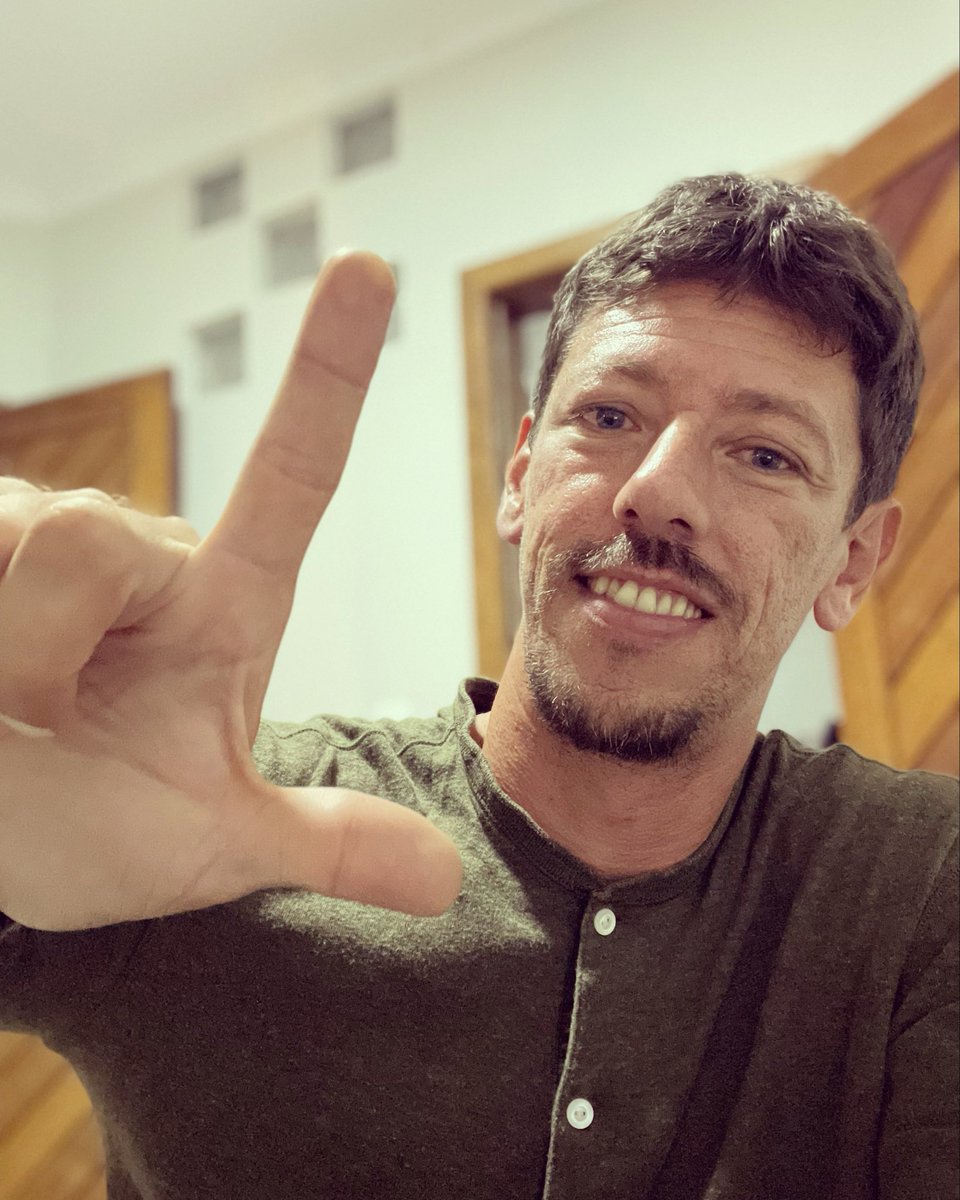 rruysurf's tweet photo. Surfista demais e preocupado com o futuro das próximas gerações para votar em miliciano negacionista que quer privatizar praia. Bora, Lula! ⭐️ https://t.co/GJZuyWzTWA