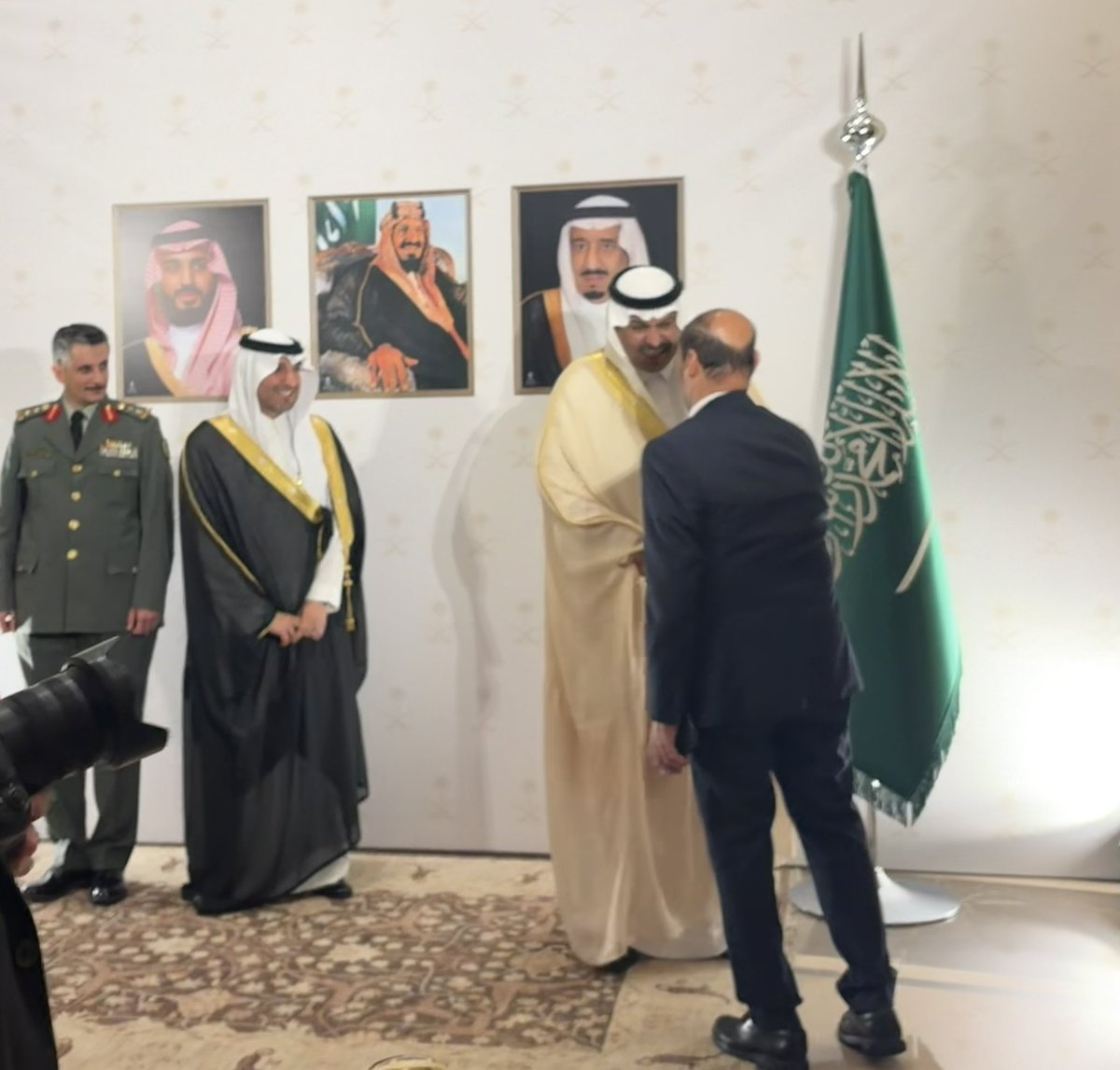 mmeljamal's tweet photo. في احتفالية العيد الوطني ال ٩٦ للمملكة العربية السعودية 🇸🇦، دارة السفير السعودي #اليرزة https://t.co/yEViH4FePT