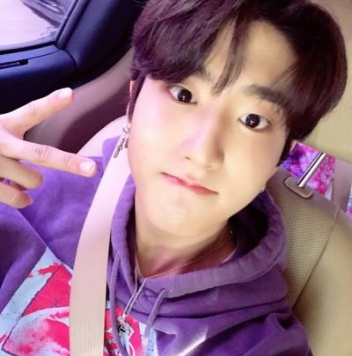 onesleekimpark's tweet photo. eu i ele indo resolver as coisas da vida adulta

#StaySelcaDay #SSD #HanJisung  #StrayKids @Stray_Kids https://t.co/9fDnkKuudJ
