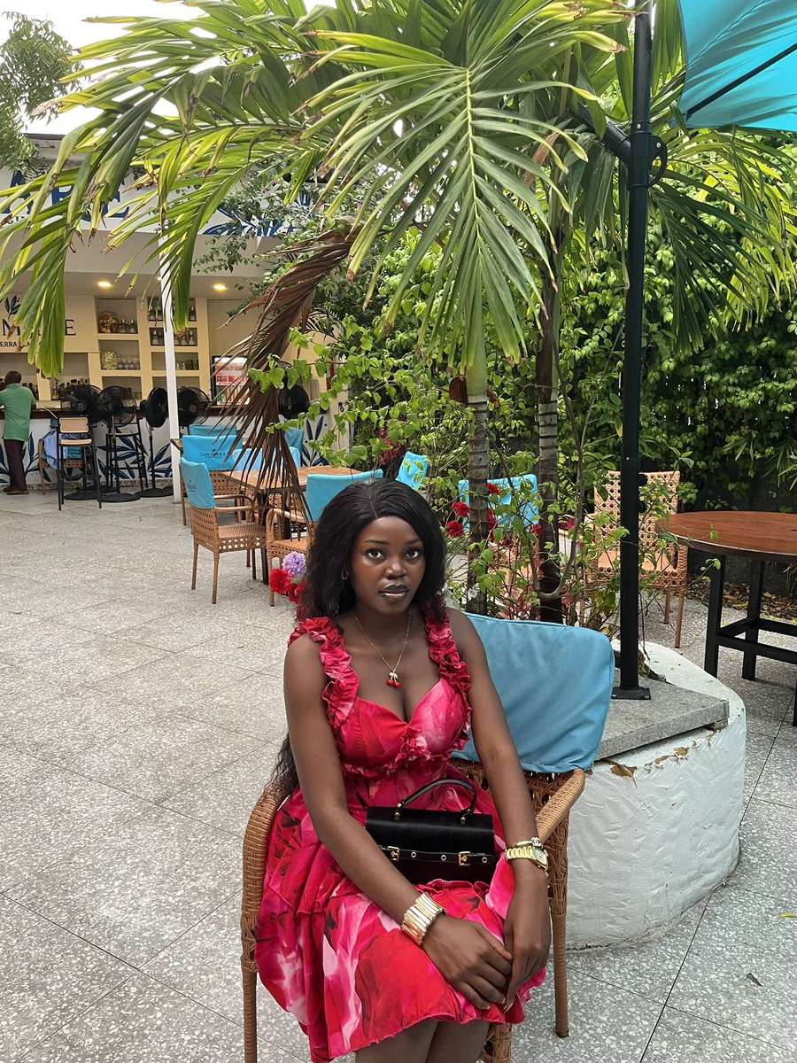 Queen_nmaeze's tweet photo. Just a pretty Barbie girl and her cute face 🥰🥰💕 https://t.co/OHQX78t3F3