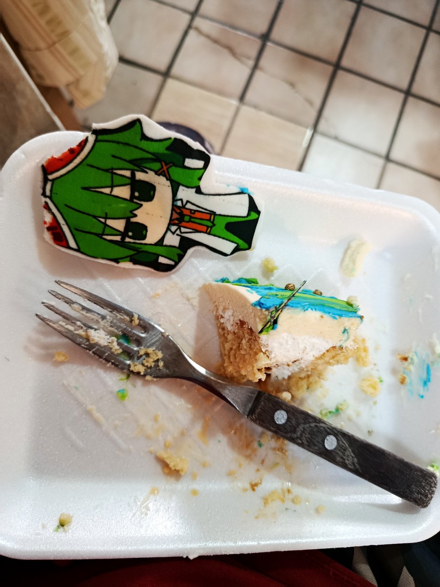 Snackylovesyou's tweet photo. She died https://t.co/1RLzLY92zj