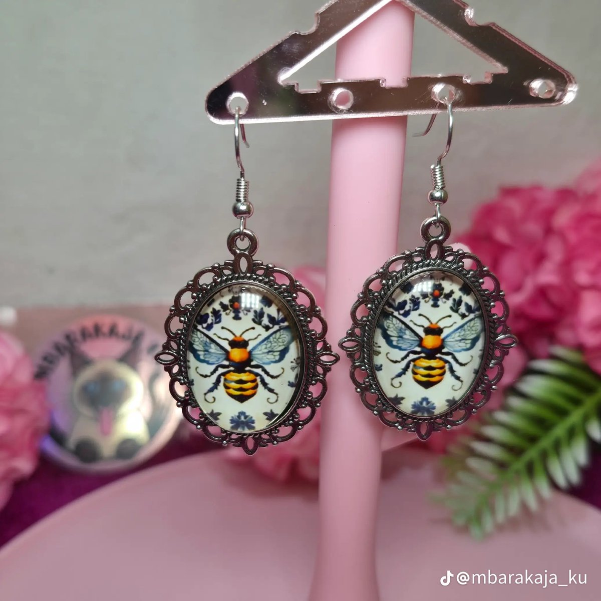 Mbarakaja_Ku's tweet photo. Aros grandes de abejas 🐝

Precio: 35.000 Gs.

Material: Acero inoxidable. 🩶

¡Hacemos envíos a todo el país! 🇵🇾

#accesorios #alternativos #aros #collares #fyp https://t.co/GLNNFfBLkc