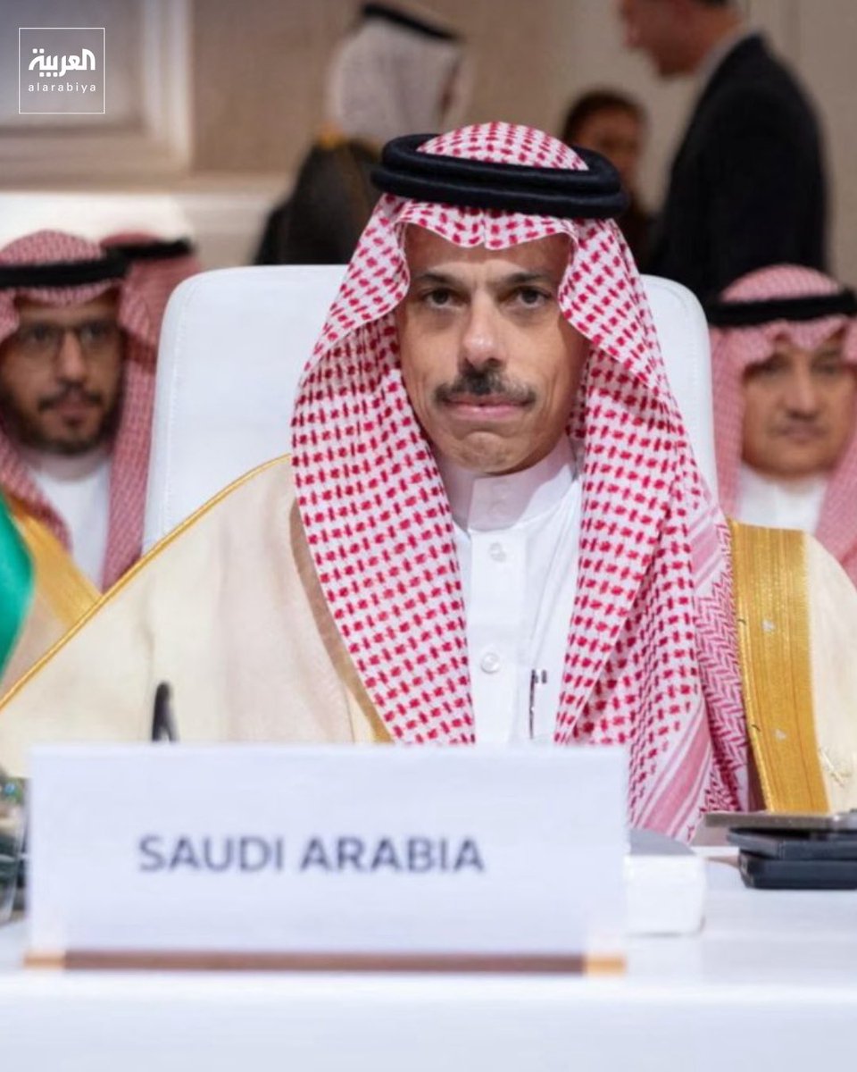 alrougui's tweet photo. وزير الخارجية السعودي:

-الحكومة اليمنية قادرة على الدفاع عن المناطق التي تسيطر عليها 

-الأولوية تنصب على وحدة اليمن 

-ندافع عن أنفسنا ضد التهديدات الحوثية 

-هجمات الحوثيين على الملاحة في باب المندب تهديد للمجتمع الدولي https://t.co/bZzGOeyozD