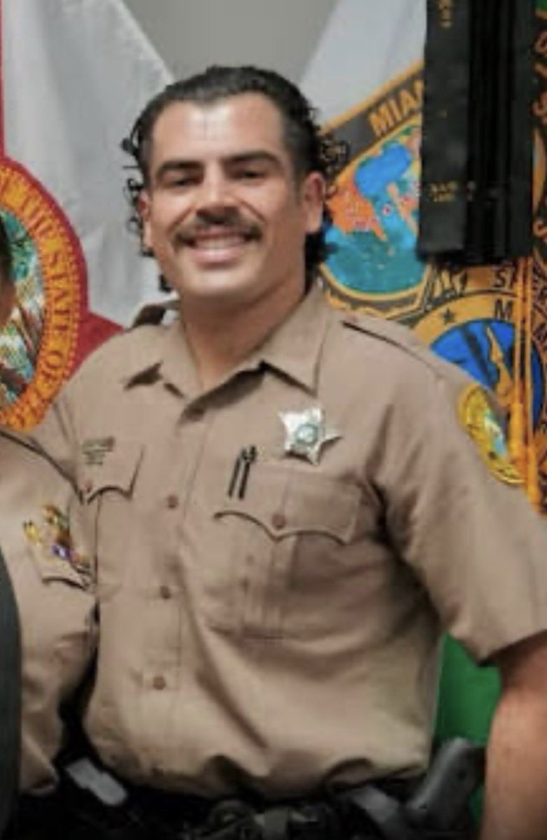 JT_Lines's tweet photo. UFC Matchmakers are the funniest people ever man 😅😭😭😭 https://t.co/MbRBPAUmgf