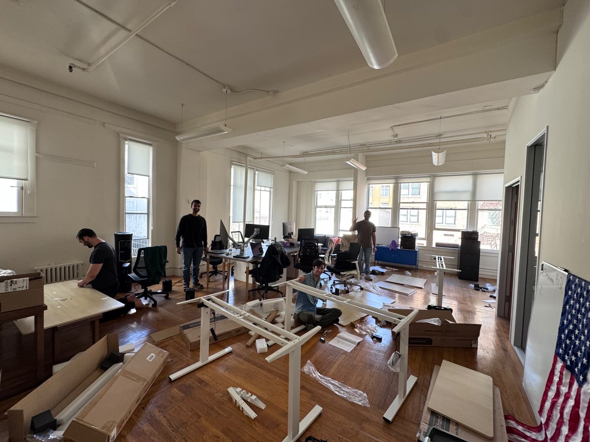 ishaansehgal's tweet photo. first office! 💪 https://t.co/gKqfHD96qt