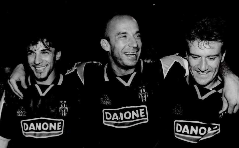 90sfootball's tweet photo. Alessandro Del Piero, Gianluca Vialli and Didier Deschamps 🌟 https://t.co/pivyJCzwkZ