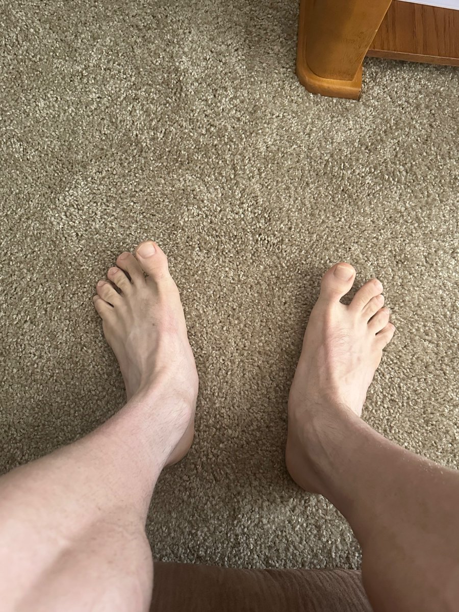 Blueishuge's tweet photo. Master needs his feet licked now 😉 he’s ready to drain you 

#findom #feet #bodybuilder #worship #gay https://t.co/179iMmq57D