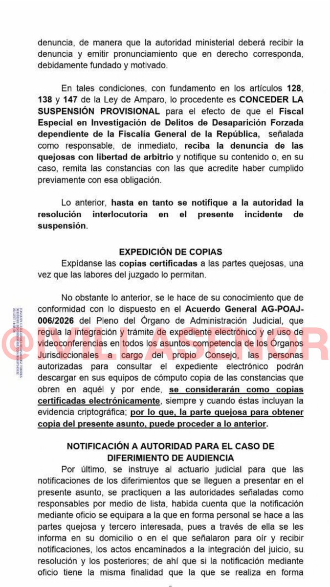 LuisCardenasMx's tweet photo. ⚖️ Juez obliga a la FGR a escuchar a las madres buscadoras

Un juez federal ordenó a la Fiscalía Especializada en Desaparición Forzada recibir de inmediato las denuncias de 55 madres y familiares, luego de que presuntamente se negara a atenderlos el 9 de septiembre.

La FGR tiene 48 horas para cumplir la suspensión provisional.