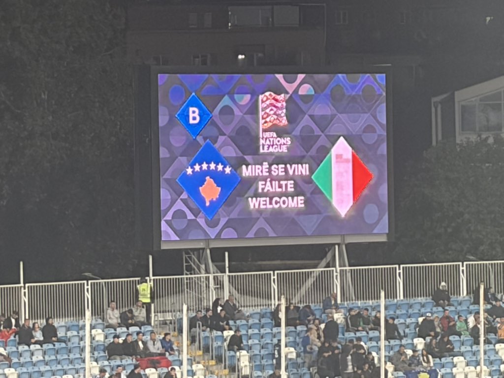 IrlAmbHungary's tweet photo. 18 years after Ireland was amongst the first states to recognize Kosovo’s independence, proud to see our flags fly side by side as our footballers face each other for the first time in Pristina. Whatever the result, a moment to consolidate 🇮🇪 - 🇽🇰 friendship. https://t.co/8mCQ7vVVWR