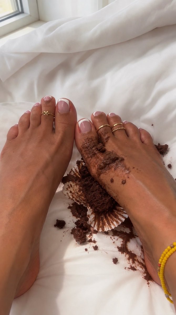 Kittyyj1111's tweet photo. Sorry babe… i got a little messy 😋 #feetfetısh #feetworshi̇p #feetِ https://t.co/hf2x5SMdPX