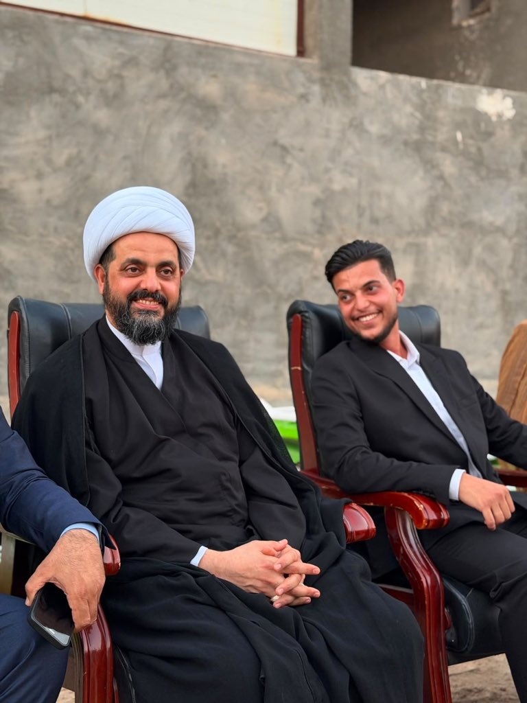 rdmhsn7's tweet photo. في أجواء يسودها الفرح والسرور، وفي لفتة إنسانية كريمة، لبّى سماحة الشيخ الأمين  دعوة الشاب "أبو تراب" ، نجل الشهيد القائد السيد أحمد الشجيري، حضور حفل زفافه، في محافظة بابل، قضاء الهاشمي. https://t.co/F0nOBlJt2w