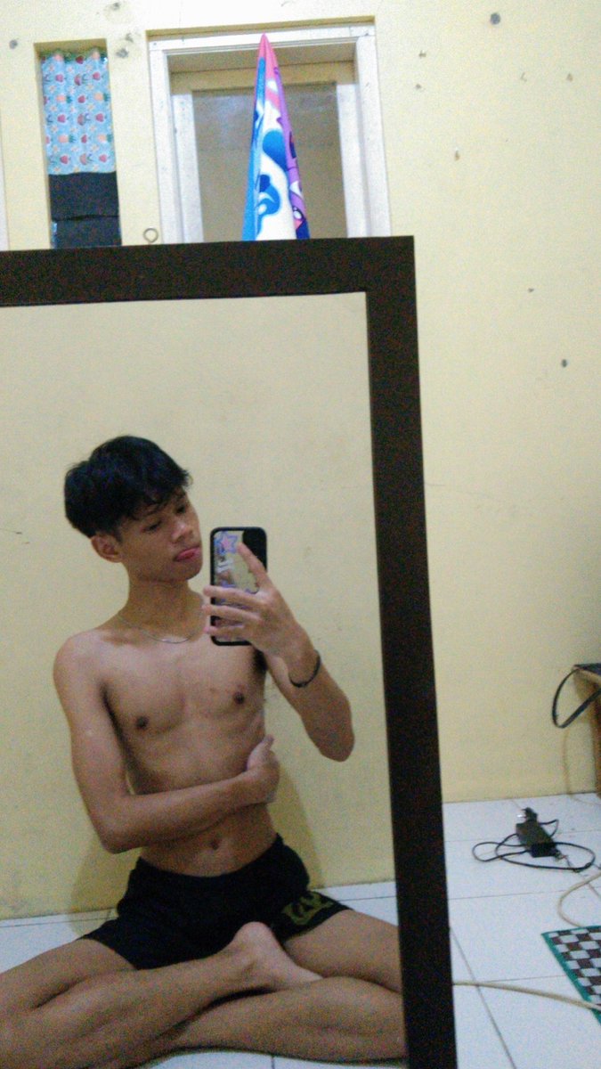dfaareal's tweet photo. met malem ges #uke #verslim #gaybandung https://t.co/Uitu62QoYx