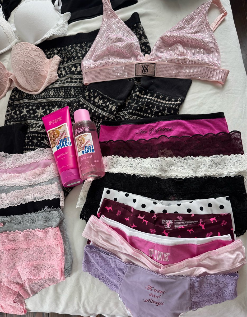 Iovelybunny's tweet photo. Victoria’s Secret haul 💖 

#victoriassecret #haul #victoriassecrethaul #overconsumptionfinalboss 
#ihaveaproblem https://t.co/radoUUKeOu