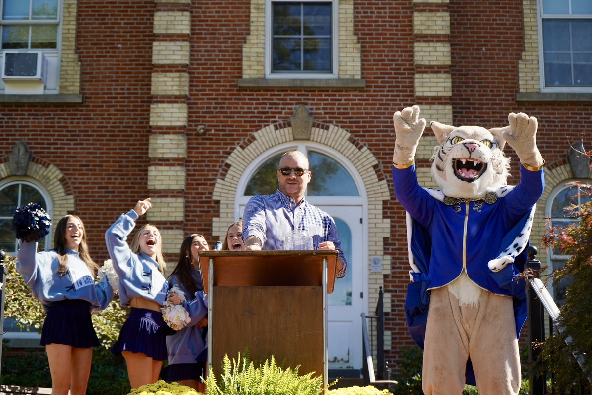ThielAthletics's tweet photo. Bringing the ROAR to Homecoming 🐾📣😺

#TomcatPride | @pacathletics https://t.co/0W9V0CqTJL