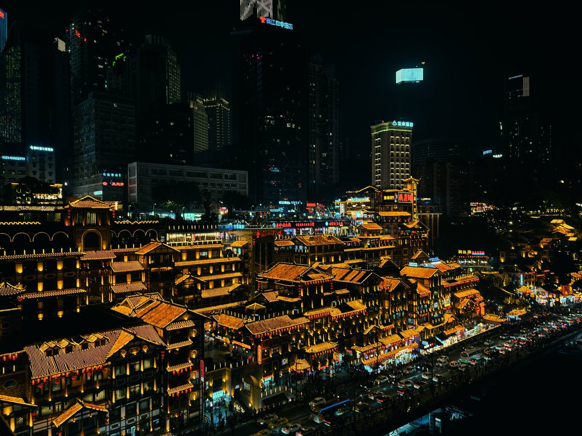 kumayano's tweet photo. y'a chongqing, zhangjiajie et puis le reste du monde loin derrière https://t.co/bGTT5zx9iP
