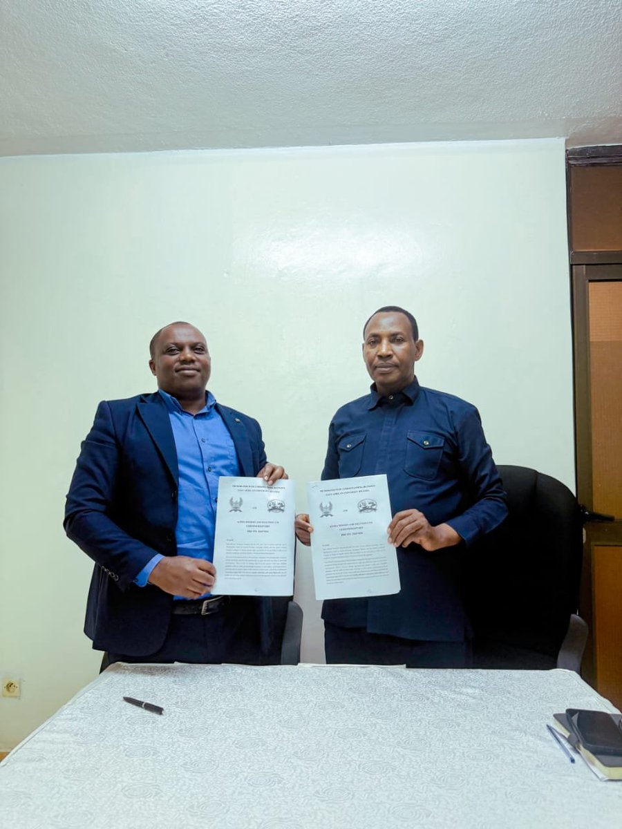 eaur_rw's tweet photo. EAUR Expands Opportunities for Students

Today, EAUR signed 2 MoUs with @pacis_tv &amp; Alpha Vision Ltd, opening opportunities for students to gain practical knowledge, professional experience &amp; skills beyond the classroom.

Together, we connect education to real world opportunities https://t.co/6R2mTkwGk0