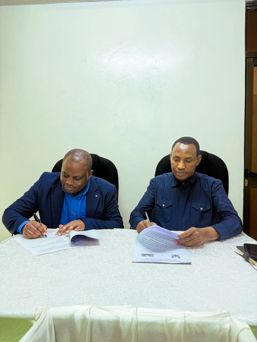 eaur_rw's tweet photo. EAUR Expands Opportunities for Students

Today, EAUR signed 2 MoUs with @pacis_tv &amp; Alpha Vision Ltd, opening opportunities for students to gain practical knowledge, professional experience &amp; skills beyond the classroom.

Together, we connect education to real world opportunities https://t.co/6R2mTkwGk0