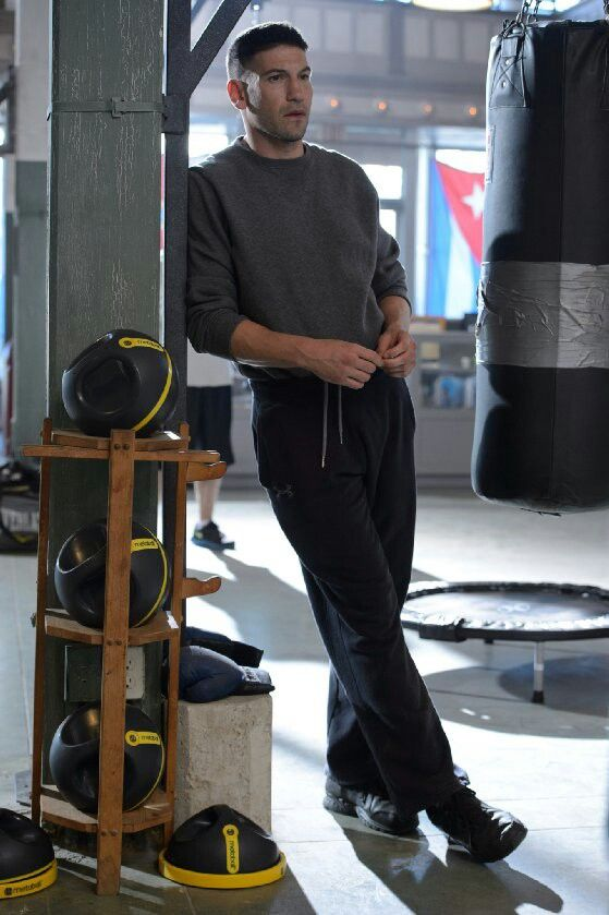 aloyxwrites's tweet photo. so hot when he's wearing his pants normally https://t.co/LOvmODPHfJ