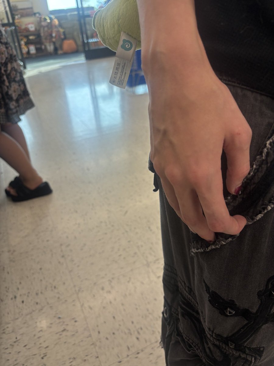 7ngels7lagues's tweet photo. big burly emo daddy hobby lobby 2026 #comboy #com #daddy #ageplay https://t.co/AhbkTeMVrG