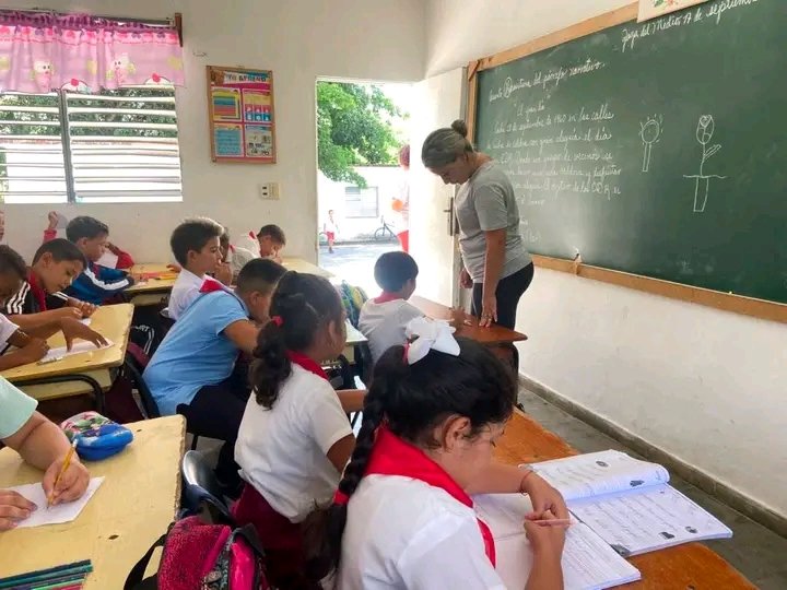 Ayeimis129884's tweet photo. Taller de Creación de la manifestación de Teatro impartido por la Profesora Instructora Dayana Jiménez Capote con estudiantes de 4to grado de la Institución Educativa III Congreso del PCC.
#Taguasco
#CulturaTaguasco
#BJMPresente
#SanctiEspíritusEnMarcha https://t.co/J5aOuLPec8
