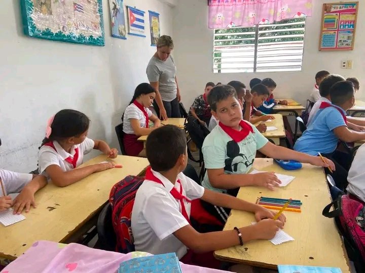 Ayeimis129884's tweet photo. Taller de Creación de la manifestación de Teatro impartido por la Profesora Instructora Dayana Jiménez Capote con estudiantes de 4to grado de la Institución Educativa III Congreso del PCC.
#Taguasco
#CulturaTaguasco
#BJMPresente
#SanctiEspíritusEnMarcha https://t.co/J5aOuLPec8