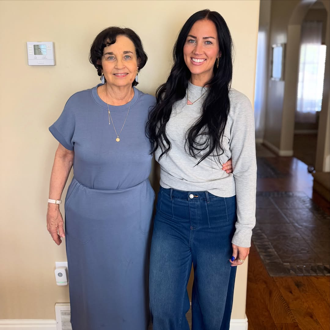 ketomadesimpl's tweet photo. Happy Mother’s Day to all of the moms out there! I am so lucky to still have my mom so close to me. She has been my rock my entire life. I love you mom!!!

I’ve been blessed with 3 babies of my own and I’m so proud to be their mom. Using a throwback ... https://t.co/CxwZREsjUN