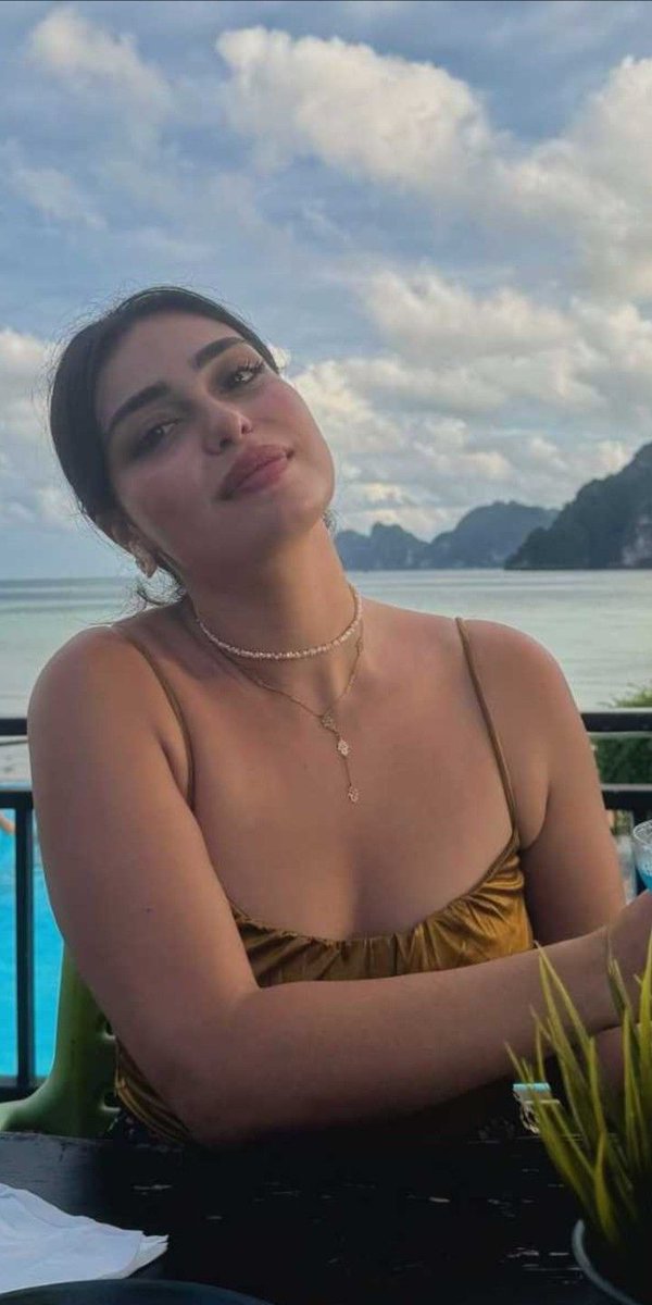 Kayleex185_'s tweet photo. A playful girl remembers beauty starts with self‑love, and it''s unforgettable 😍 https://t.co/80TkdFTFuD