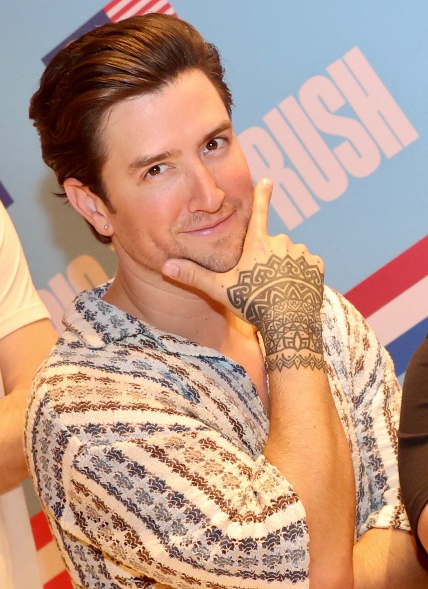 katiboo24's tweet photo. Todays Logan photo of the day https://t.co/nSTtXnbsgc