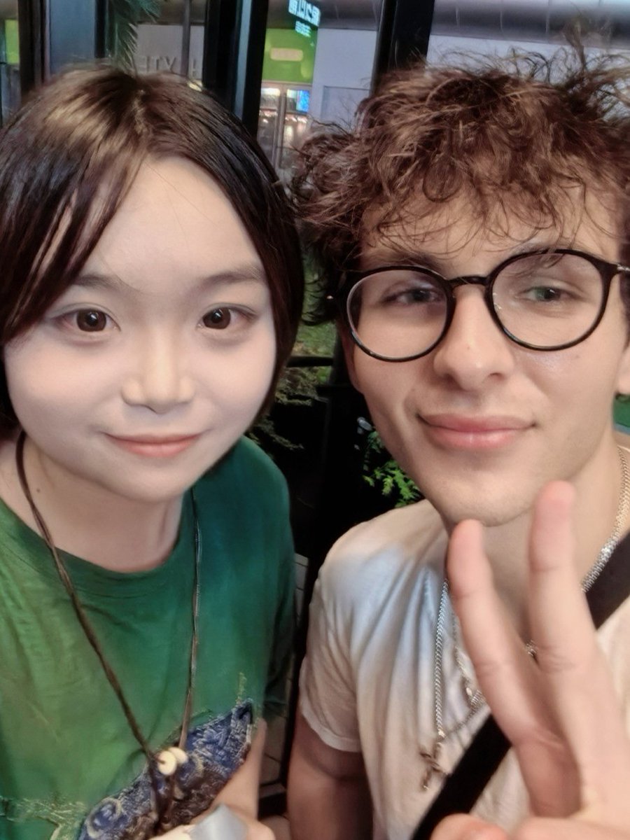 Rook1e1104's tweet photo. 🥹❤ https://t.co/HSJnZNJGWq