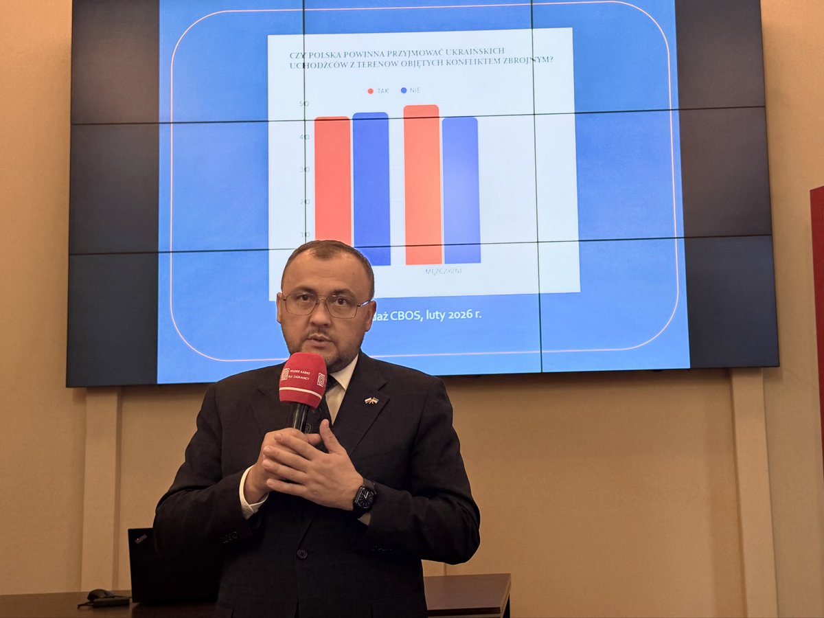 UKRinPL's tweet photo. W rozmowie z @VasylBodnar poruszono temat wyzwań, z jakimi mierzą się wolontariusze, zmieniające się potrzeby oraz przygotowania do niesienia pomocy w nadchodzącą zimę.
Serdecznie dziękujemy wolontariuszom za niestrudzoną pracę, a @PR24_pl - za organizację tego spotkania. https://t.co/y9eofpG19Z