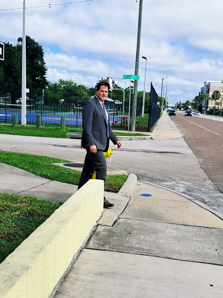 johncmurrowlaw's tweet photo. Went out to film some content today, came back with a modeling contact. 📸 💁🏽♂️ #toosexyformysuit #zoolander #malemodel 😂 https://t.co/Nad72Y1Sc9