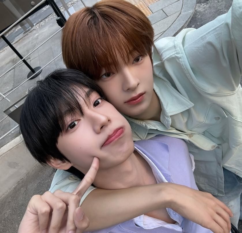 liioveyu's tweet photo. 두리쥐                                    둘이쮝!💕 https://t.co/d7XJ9hG5b4