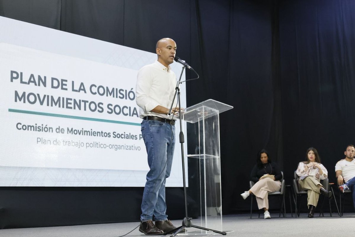 elfocovzla's tweet photo. Estas son la tareas de los movimientos sociales en la coyuntura histórica actual según Héctor Rodríguez
https://t.co/UsIThNvyVP
#Venezuela #MovimientosSociales #HéctorRodríguez https://t.co/ApSUUgqP0H