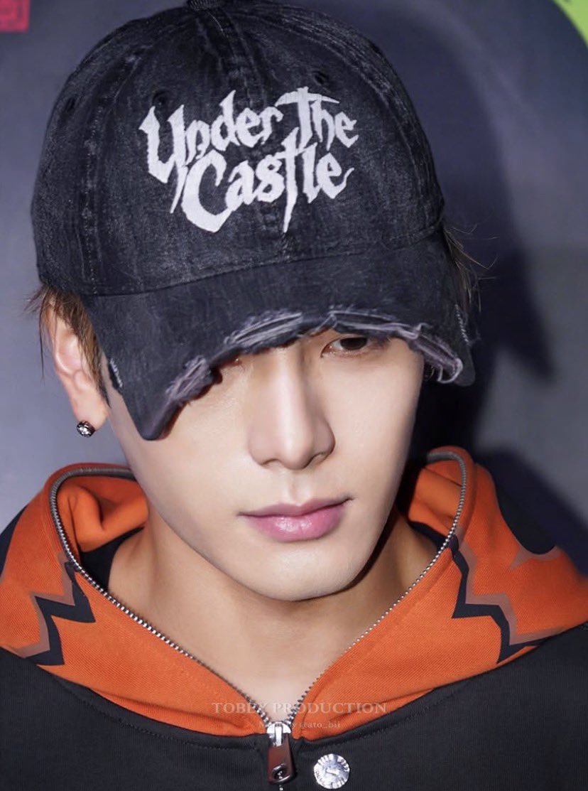 JMagic's tweet photo. The way he glows 😍🧡♥️ https://t.co/z5pwvgIpAb