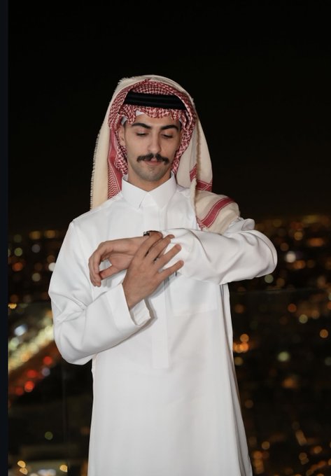 itszeroinx's tweet photo. عبدالرحمن بالثوب والشماغ أفخم شيء ممكن تشوفه ): 🤍 https://t.co/CIG6TwhVHB