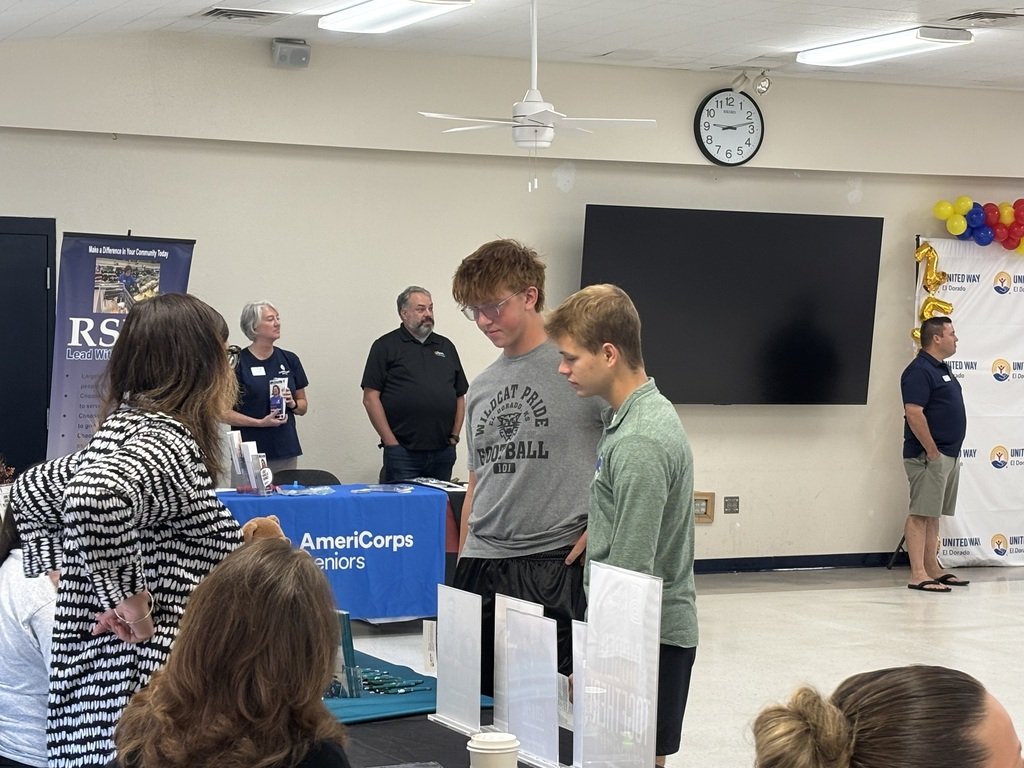 eldoradousd490's tweet photo. EHS students attended the United Way campaign kickoff to learn about the local programs it supports. Next month, USD 490 schools will give back through the annual Buckets for Change fundraiser. We’re proud to support our community as #PartOfThePride! https://t.co/HKuiPFVyAo