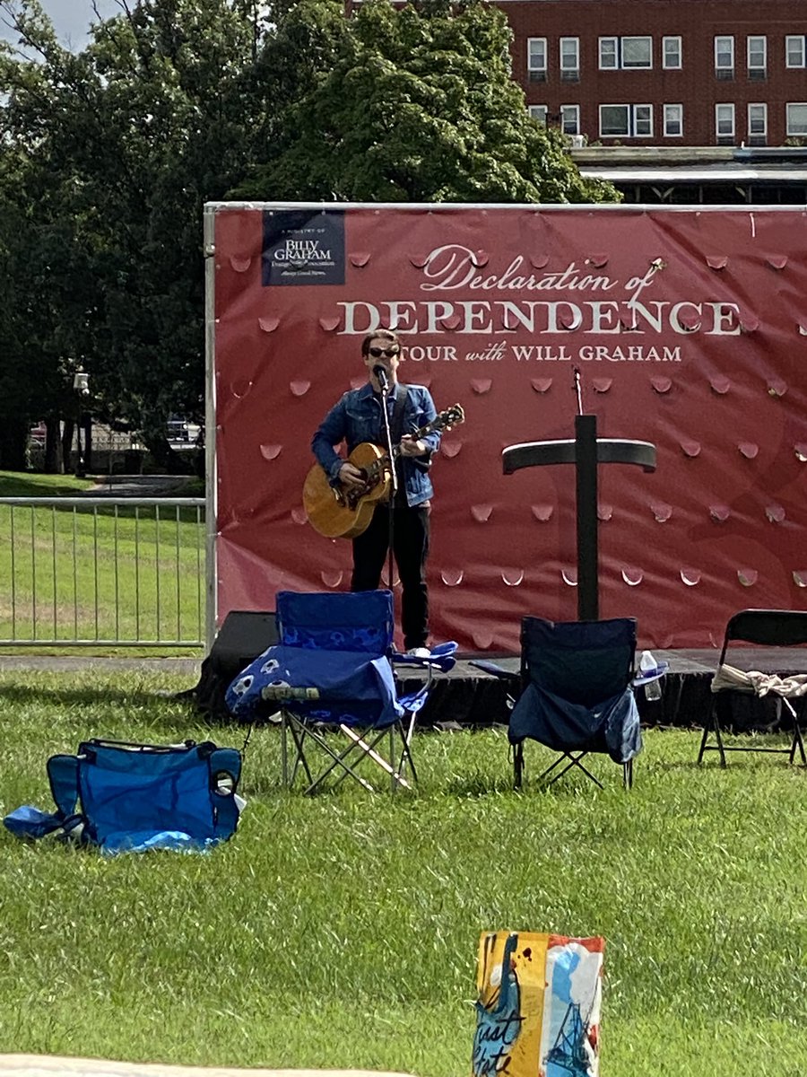 SchopferL's tweet photo. #DeclarationsofDependence #WillGraham #JoshHavens #BillyGrahamEvangelisticAssociation #Trenton #NewJersey #Revival #PrayForNewJersey #PrayForOurNation #JesusChrist #HopeInChrist #Faith #ServeOthers #PublicService #GodsGrace #MakeLoveTheGoal #BuildingBridges #ToGodBeTheGlory https://t.co/H0yWa3jzCo