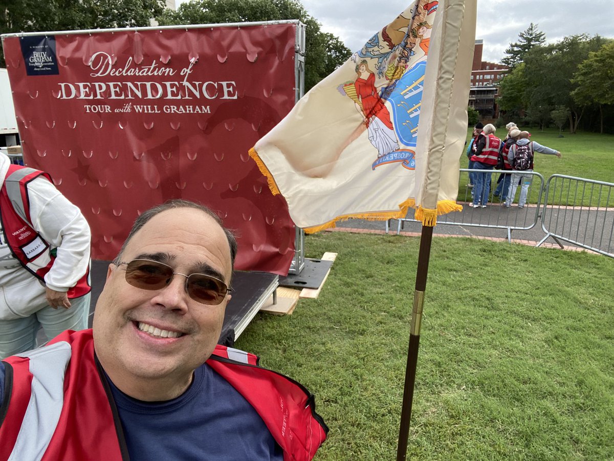 SchopferL's tweet photo. #DeclarationsofDependence #WillGraham #JoshHavens #BillyGrahamEvangelisticAssociation #Trenton #NewJersey #Revival #PrayForNewJersey #PrayForOurNation #JesusChrist #HopeInChrist #Faith #ServeOthers #PublicService #GodsGrace #MakeLoveTheGoal #BuildingBridges #ToGodBeTheGlory https://t.co/H0yWa3jzCo