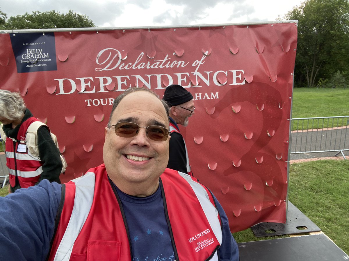 SchopferL's tweet photo. #DeclarationsofDependence #WillGraham #JoshHavens #BillyGrahamEvangelisticAssociation #Trenton #NewJersey #Revival #PrayForNewJersey #PrayForOurNation #JesusChrist #HopeInChrist #Faith #ServeOthers #PublicService #GodsGrace #MakeLoveTheGoal #BuildingBridges #ToGodBeTheGlory https://t.co/H0yWa3jzCo