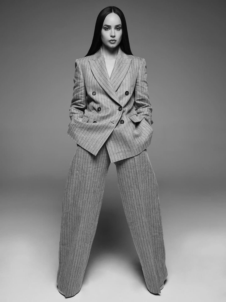 SofiaCarson tweet picture