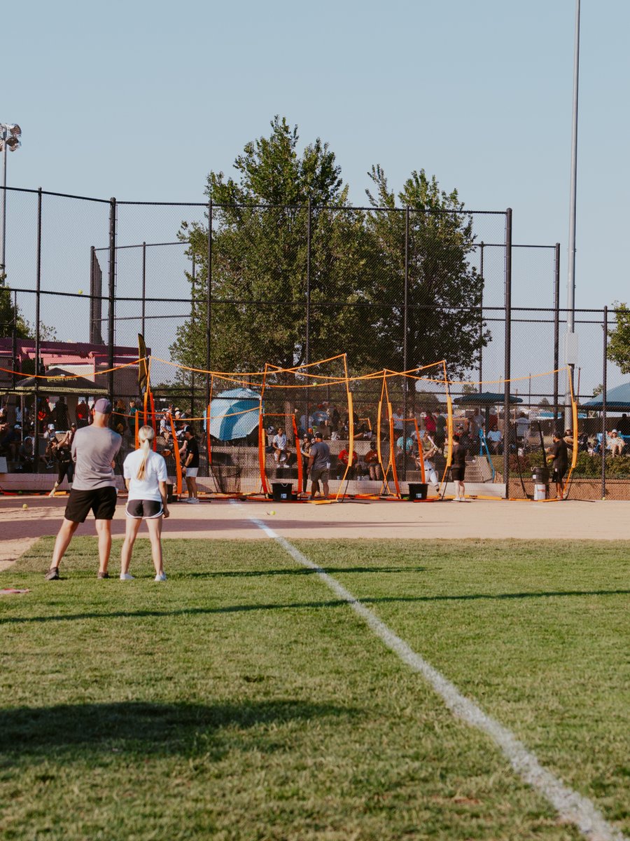 bownet's tweet photo. If Orange is on the field, you know serious reps are being taken πͺ π₯
We train different π
#Bownet #TrainDifferent #PortableNets #SoftballTraining https://t.co/1rK5ngWCFa