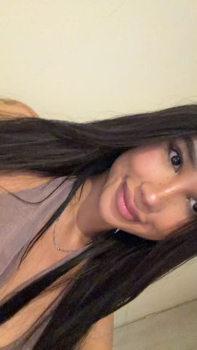 06_Mg_'s tweet photo. Besitos en esa boquita para que me pienses todo el día ♥️♥️♥️👄 https://t.co/0BCHBOINvF
