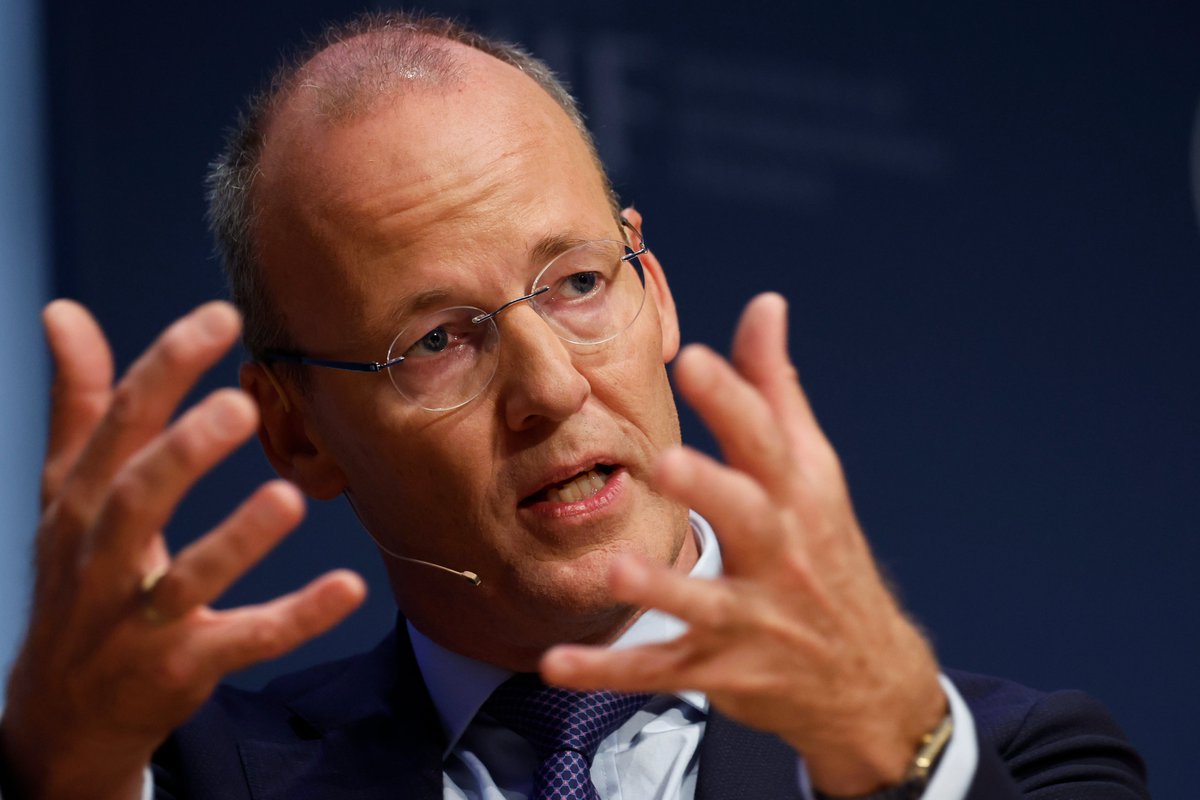 ZSchneeweiss's tweet photo. Klaas Knot would be a perfect fit as ECB president for many nations, Dutch prime minister says https://t.co/n03LfeATHJ via @davidgura @patrickreports https://t.co/3tBFLRavrF